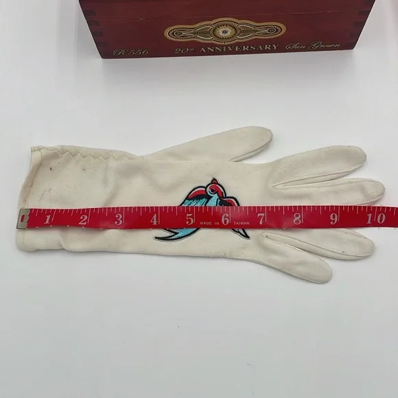 Vintage gloves with swallow accents, small size - Picture 6 of 6